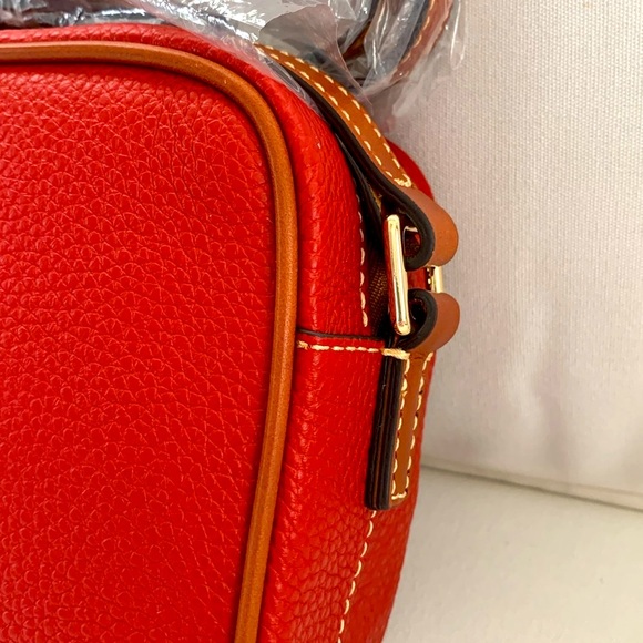 NWT - Dooney & Bourke Camera Crossbody - Picture 3 of 6